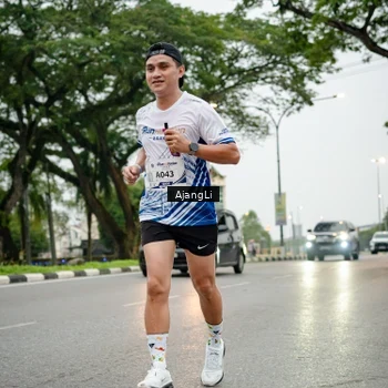 Runner Photo 8901780