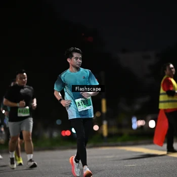 Runner Photo 8902002