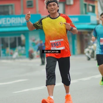 Runner Photo 8902115