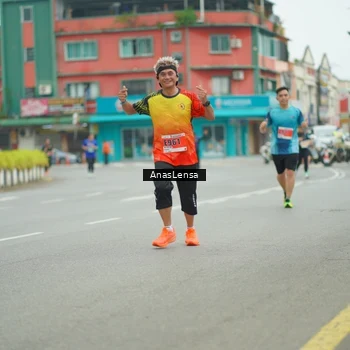 Runner Photo 8902151