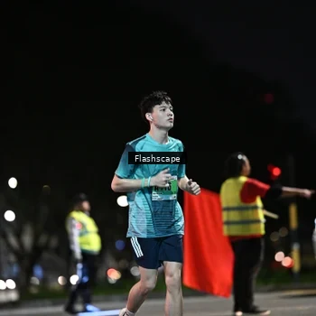 Runner Photo 8902247