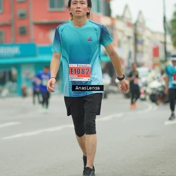 Runner Photo 8902473