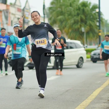 Runner Photo 8902475