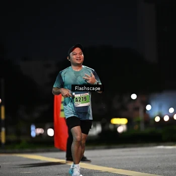 Runner Photo 8902705