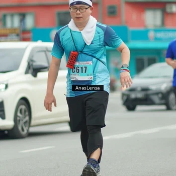 Runner Photo 8902716