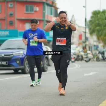 Runner Photo 8902781
