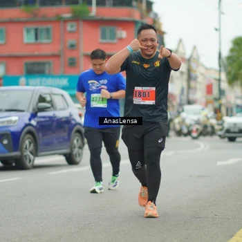 Runner Photo 8902830