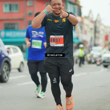 Runner Photo 8902831
