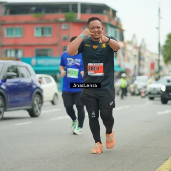 Runner Photo 8902836