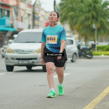 Runner Photo 8902846