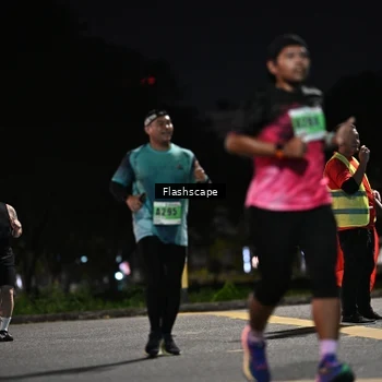 Runner Photo 8902992