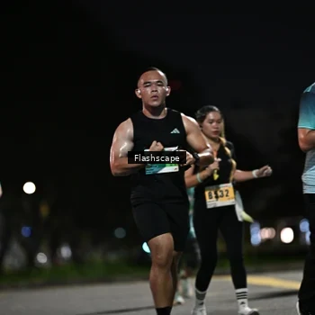 Runner Photo 8902997