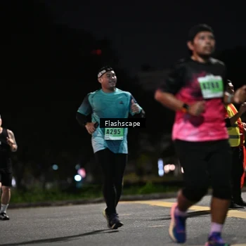 Runner Photo 8903001
