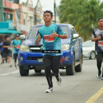 Runner Photo 8903230