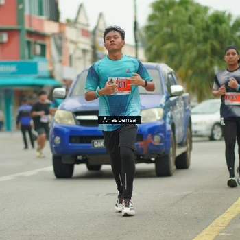Runner Photo 8903235