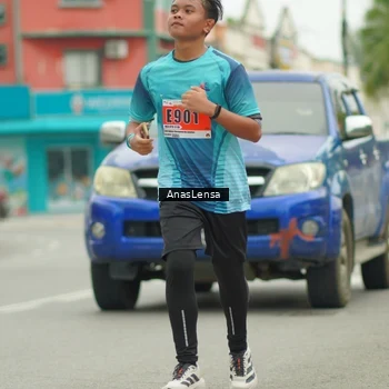 Runner Photo 8903241