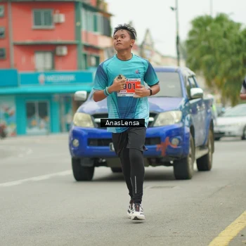 Runner Photo 8903247