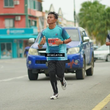 Runner Photo 8903274
