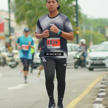 Runner Photo 8903321