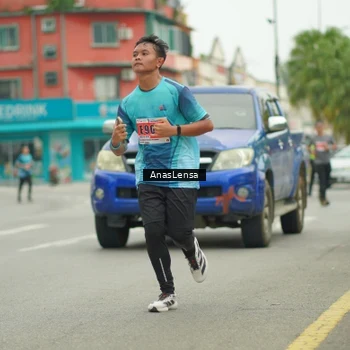 Runner Photo 8903346