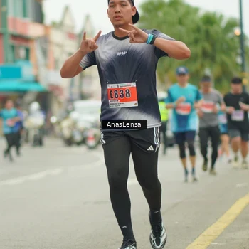 Runner Photo 8903393