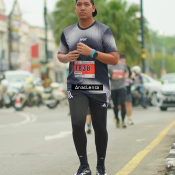 Runner Photo 8903395