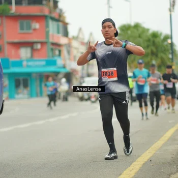 Runner Photo 8903416