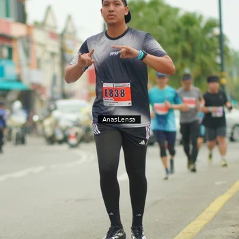 Runner Photo 8903526