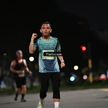 Runner Photo 8903576