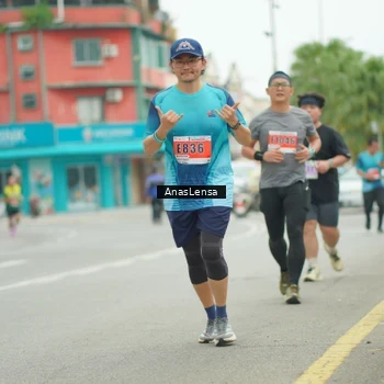 Runner Photo 8903677