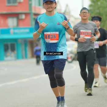 Runner Photo 8903686