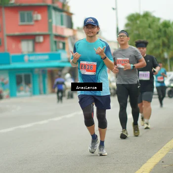 Runner Photo 8903692