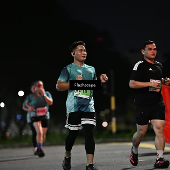 Runner Photo 8903745
