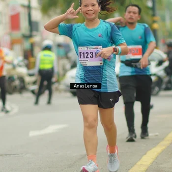 Runner Photo 8903835