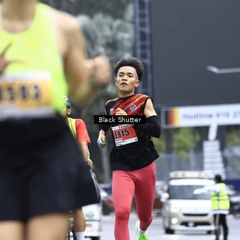 Runner Photo 8904328