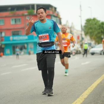 Runner Photo 8904335
