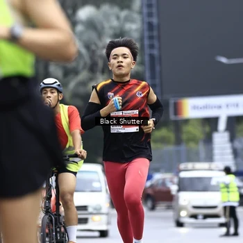 Runner Photo 8904394
