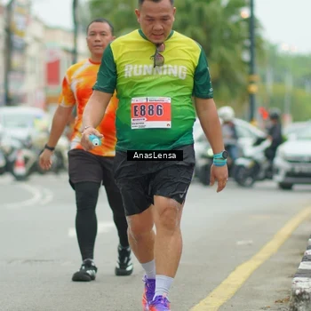 Runner Photo 8904443