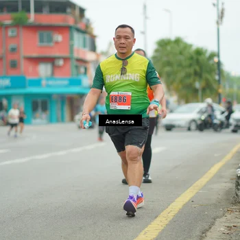 Runner Photo 8904572