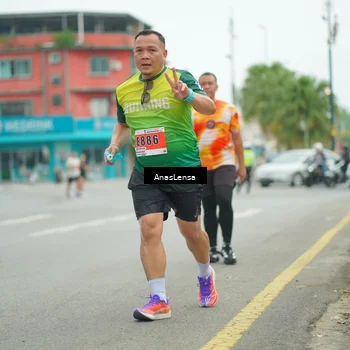 Runner Photo 8904699