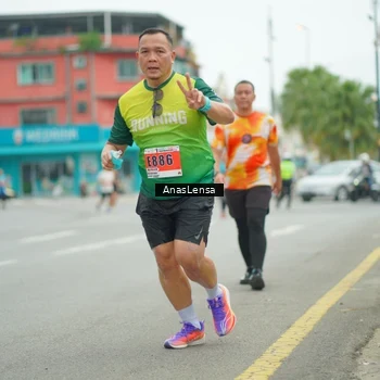 Runner Photo 8904793