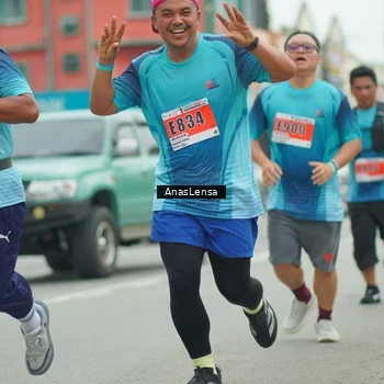 Runner Photo 8905502