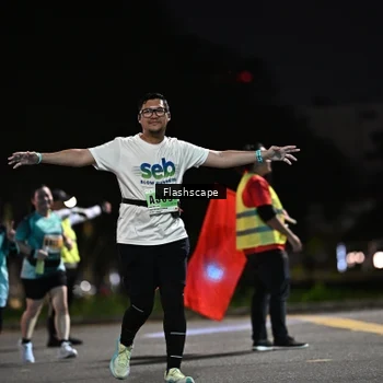 Runner Photo 8905535