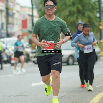 Runner Photo 8906003