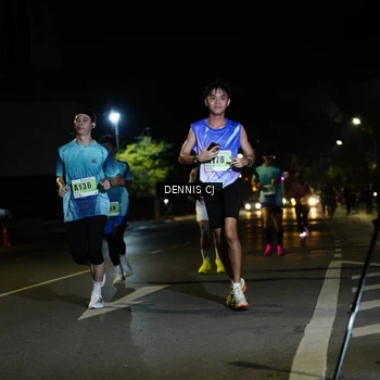 Runner Photo 8906068