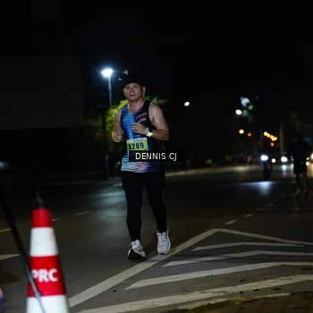 Runner Photo 8907002