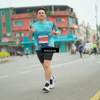 Runner Photo 8907794