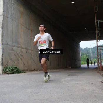 Runner Photo 8910518