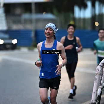 Runner Photo 8910800