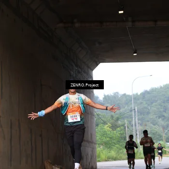 Runner Photo 8911038